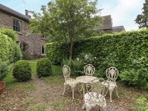 Cottage | Outdoor dining - Woodlands Cottage (Leominster)