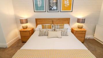 Cottage | 2 bedrooms, individually decorated, individually furnished, free WiFi
