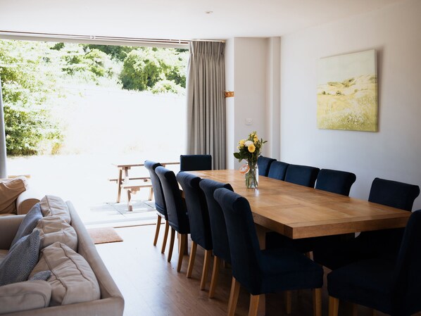 Dining - Newfield Farm Cottages (Blandford Forum)