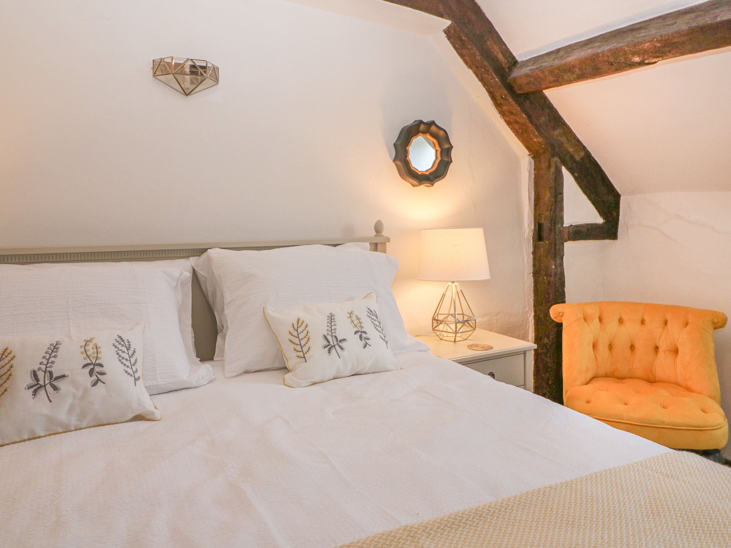 Cottage | 4 bedrooms, individually decorated, individually furnished, free WiFi