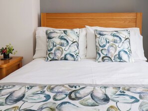 Cottage | 3 bedrooms, individually decorated, individually furnished, free WiFi - Burton Fleming (Driffield)