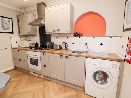 Dishwasher, electric kettle, toaster, highchair