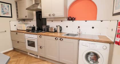 Simonside Apartment