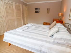 Interior - Coth Skyber (Hayle)