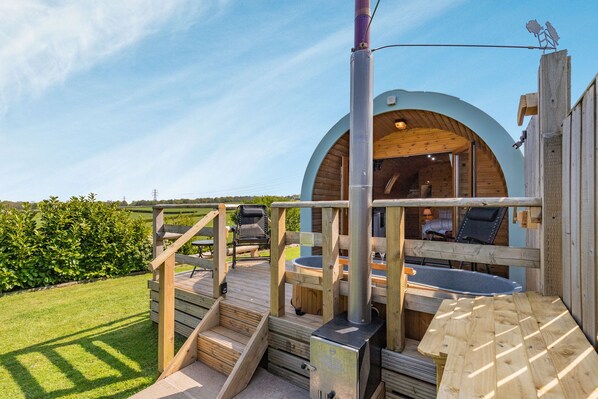 Cottage | Interior - Two Hoots (Flint)