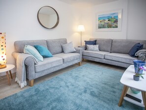 Cottage | Salle de séjour | Télévision