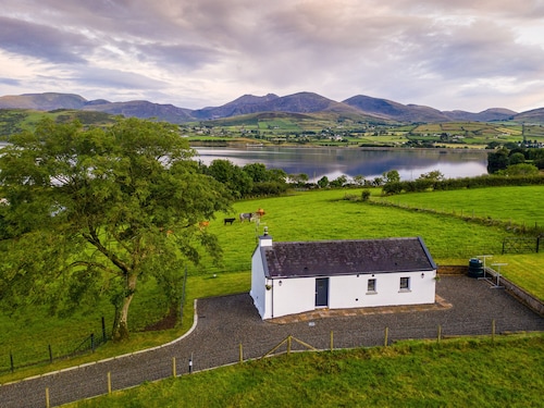 Lough Island Reavy Cottage