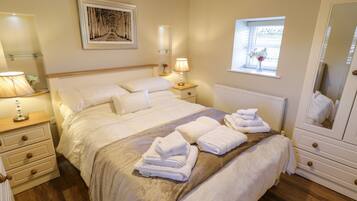 1 quarto, individualmente decorados, individualmente mobiliados