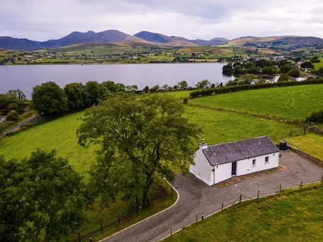 Lough Island Reavy Cottage