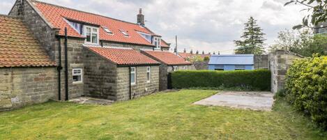 Cottage | Property grounds