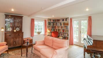 Cottage | Interior
