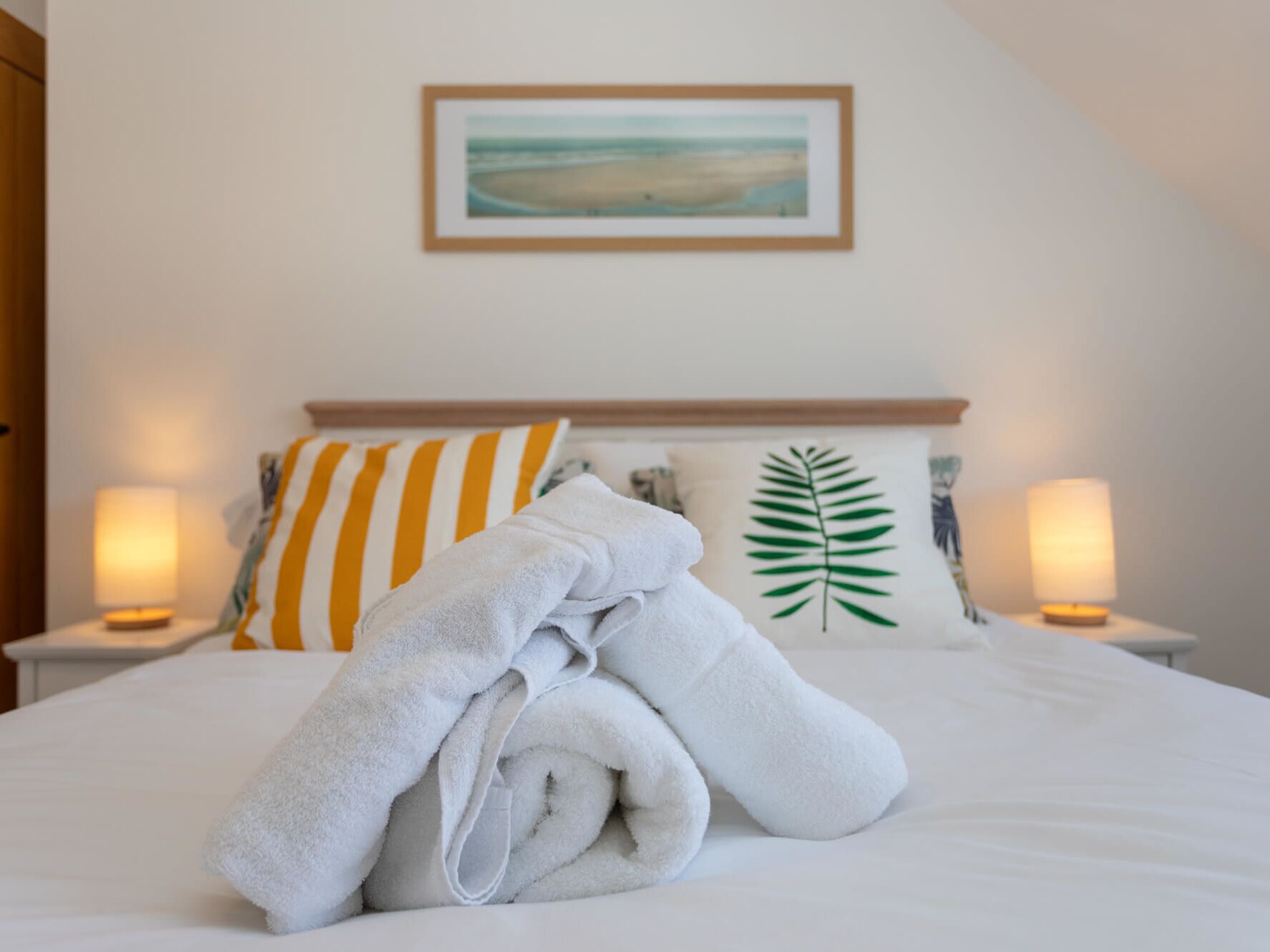 4 habitaciones, decoración personalizada y muebles diferentes 