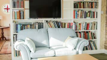 Cottage | Interior
