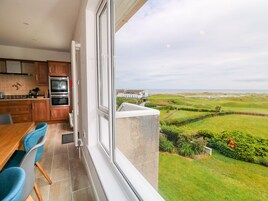 Cottage | 3 bedrooms, individually decorated, individually furnished, free WiFi