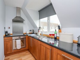 村舍 | 私人厨房 | 冰箱、微波炉、炉灶、洗碗机