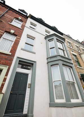 Cottage | Interior - Church View (Whitby)