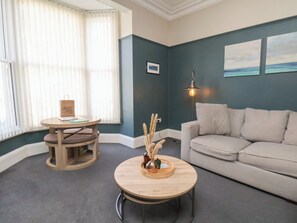 Cottage | Living area - Church View (Whitby)