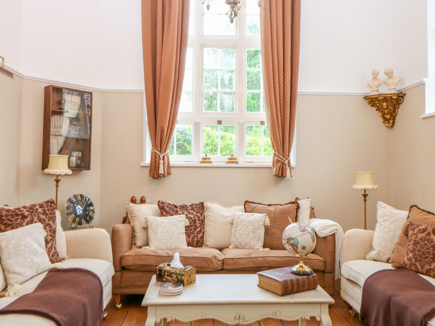 Cottage | Living area