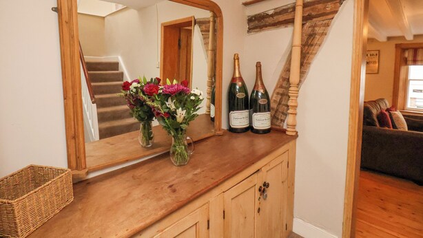 المنشأة من الداخل