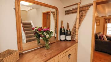 Cottage | Interior