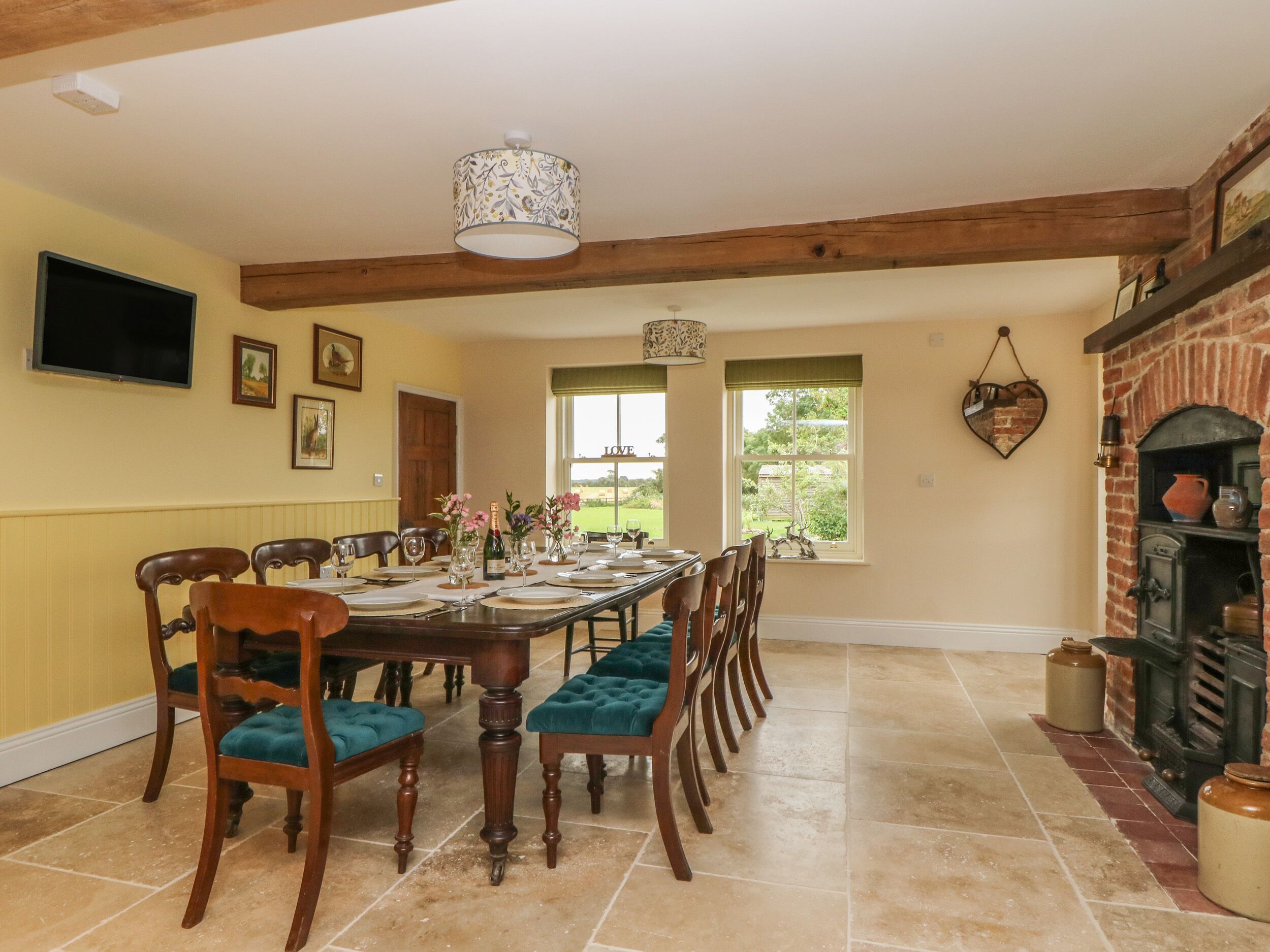 Cottage | Dining