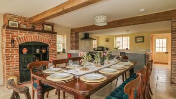 Cottage | Bahagian dalam