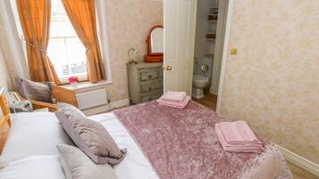 Cottage | 3 bedrooms, individually decorated, individually furnished, free WiFi