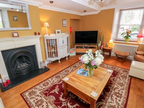 平房 | 客廳 | 電視