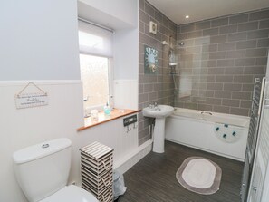 Cottage | Bathroom | Shower - Florence Cottage (Saltburn-by-the-Sea)