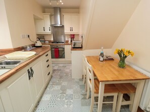 Casa de campo | Cocina privada | Periquera y utensilios de cocina 