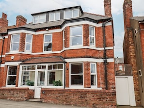 Exterior - Tennyson House (Scarborough)