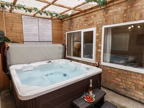 平房 | 室外 SPA 浴池