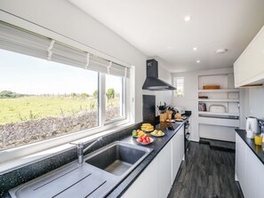 Ferienhaus | Eigene Küche | Kühlschrank, Herdplatte, Geschirrspüler, Wasserkocher