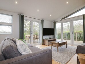 Living area - 6 Valley View (Looe)