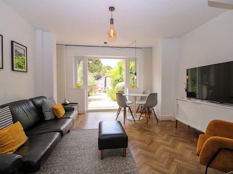 Cottage | Living area. 2A The Mews