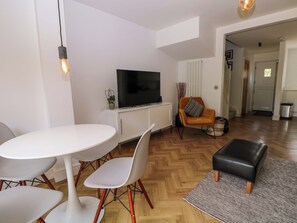 Cottage | Dining - 2A The Mews (Havant)