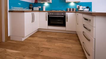 Ferienhaus | Eigene Küche | Kühlschrank, Mikrowelle, Herdplatte, Wasserkocher