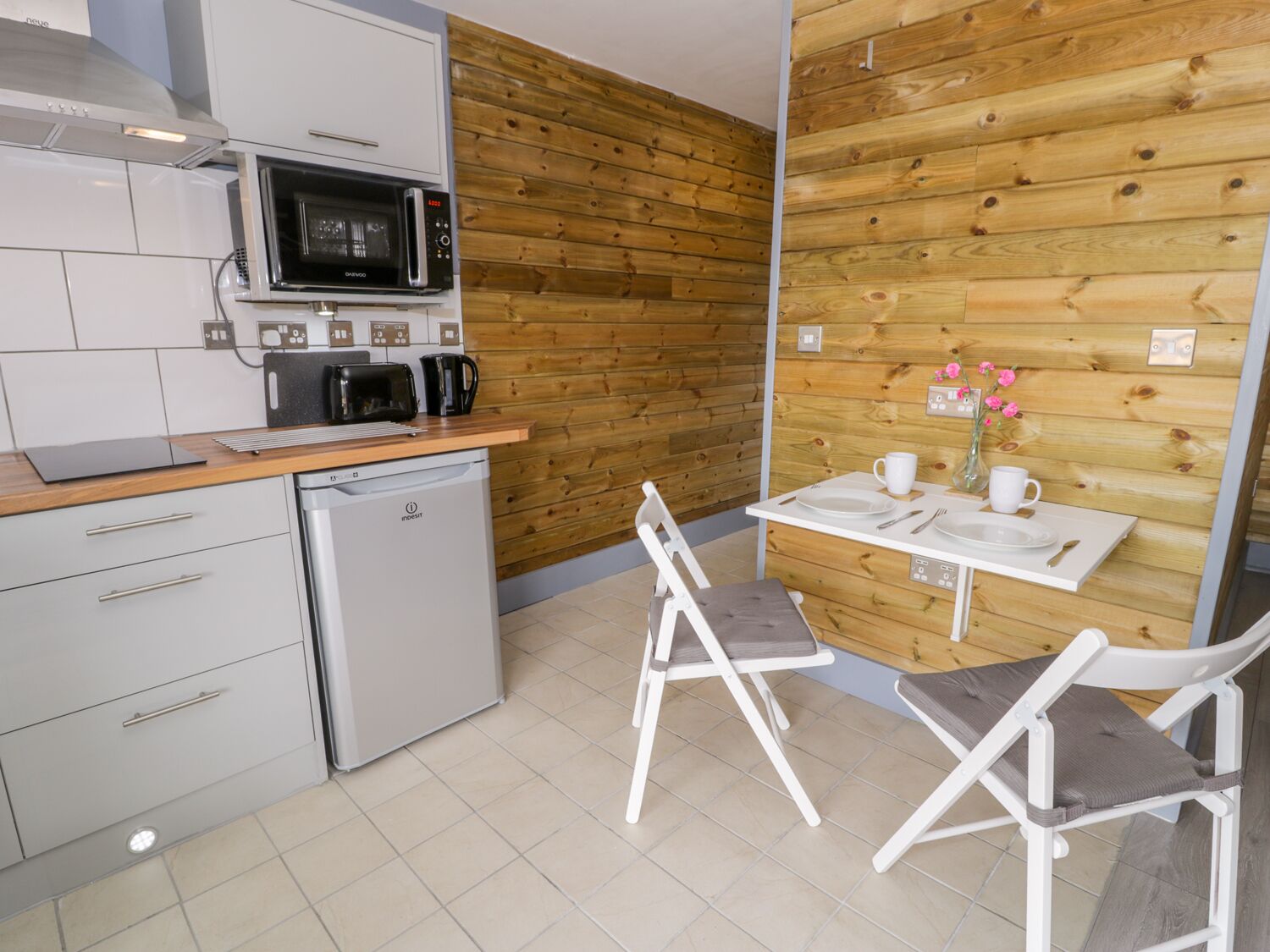 Cottage | Private kitchen | Cookware/dishes/utensils