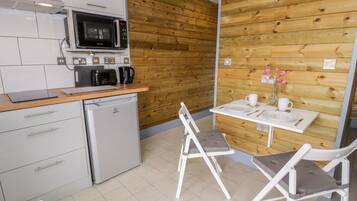 Cottage | Private kitchen | Cookware/dishes/utensils