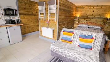 Cottage | 1 bedroom, individually decorated, individually furnished, free WiFi