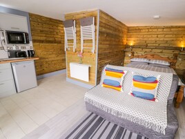 Cottage | 1 bedroom, individually decorated, individually furnished, free WiFi