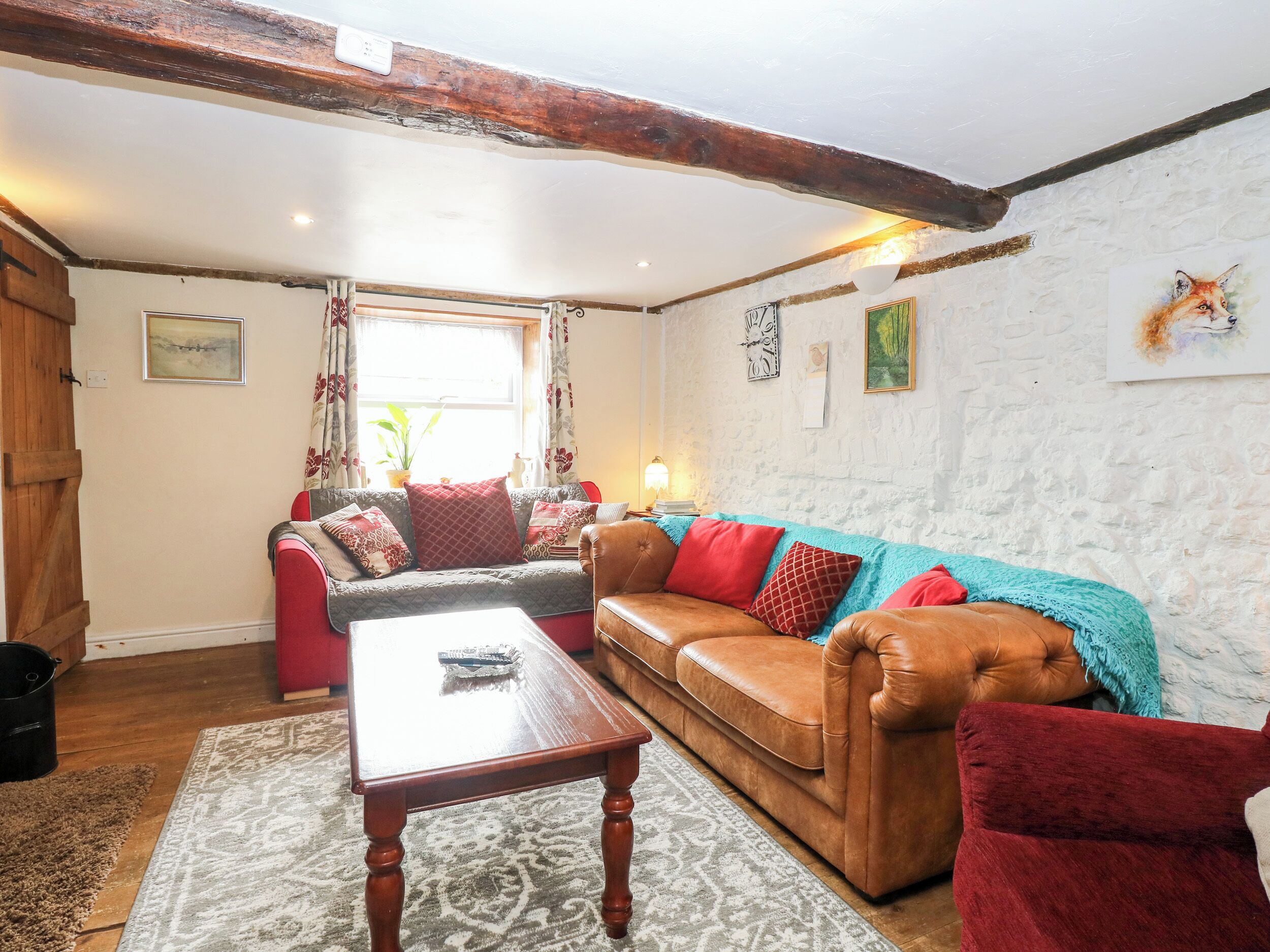Cottage | Living area | Fireplace