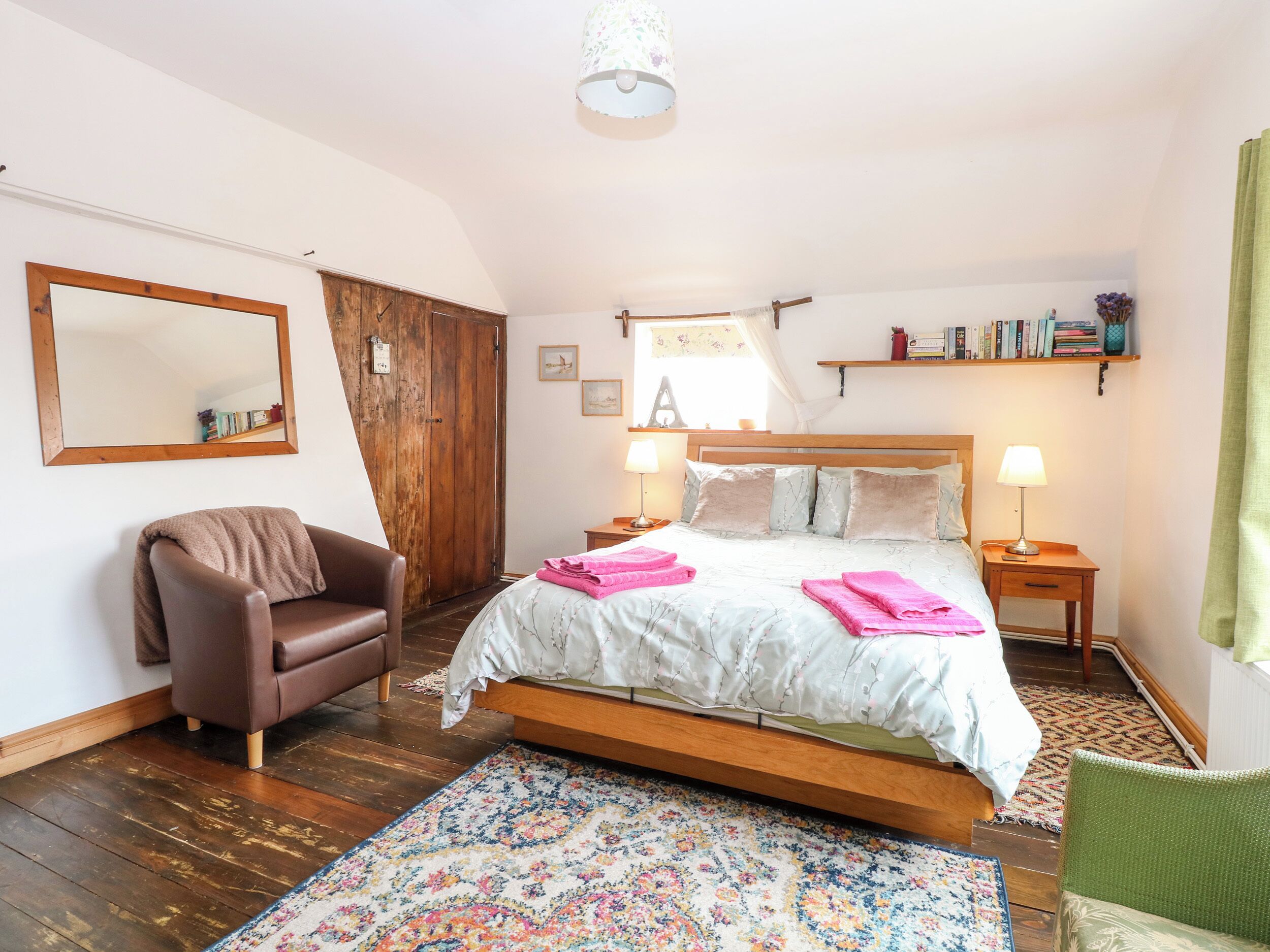 Cottage | 3 bedrooms, free WiFi, individually decorated, individually furnished