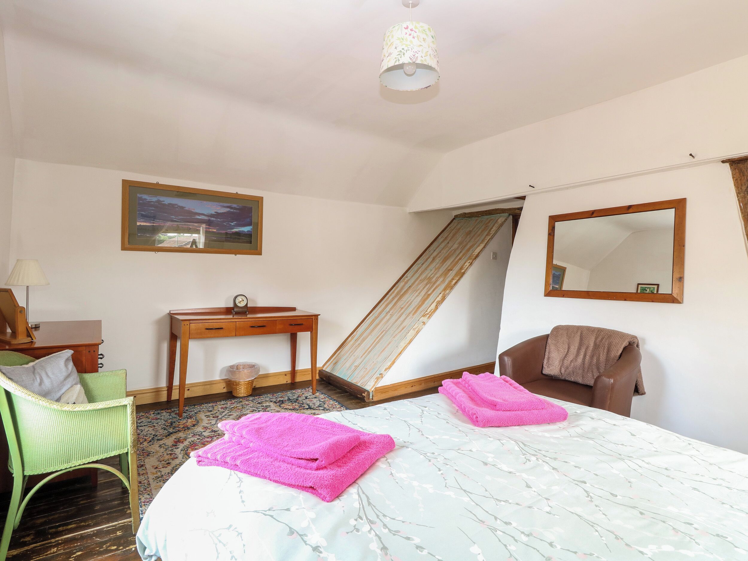 3 habitaciones, decoración personalizada y muebles diferentes 