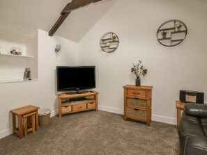 Cottage | Living room | TV - Little Prickle (Newquay)