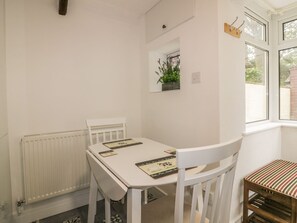 Cottage | Dining