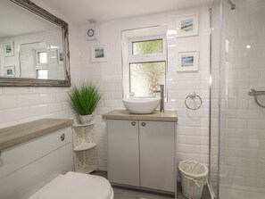 Cottage | Bathroom | Shower
