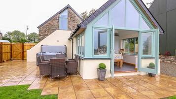 Cottage | Interior
