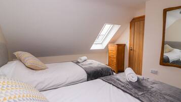 Cottage | 3 bedrooms, individually decorated, individually furnished, free WiFi