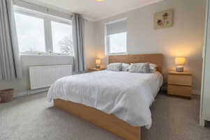 Cottage | 4 bedrooms, individually decorated, individually furnished, free WiFi